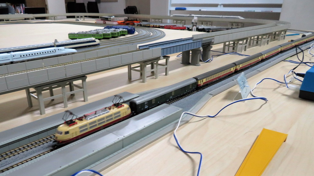 KATOの複線高架線路フィーダーの通電不良対策を実施！｜鉄道模型レンタルレイアウト@キャンパス桃ヶ池町 | 鉄道模型で遊ぼう会